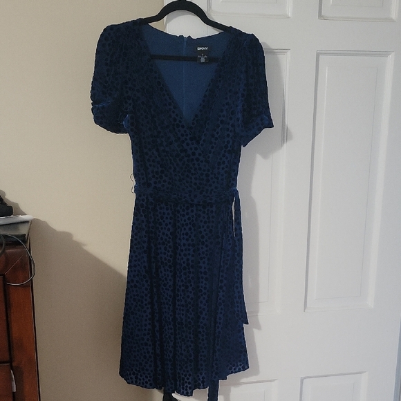 Dkny Dresses & Skirts - DKNY Deep Navy Velvet Dot Wrap Midi Dress In Size 8